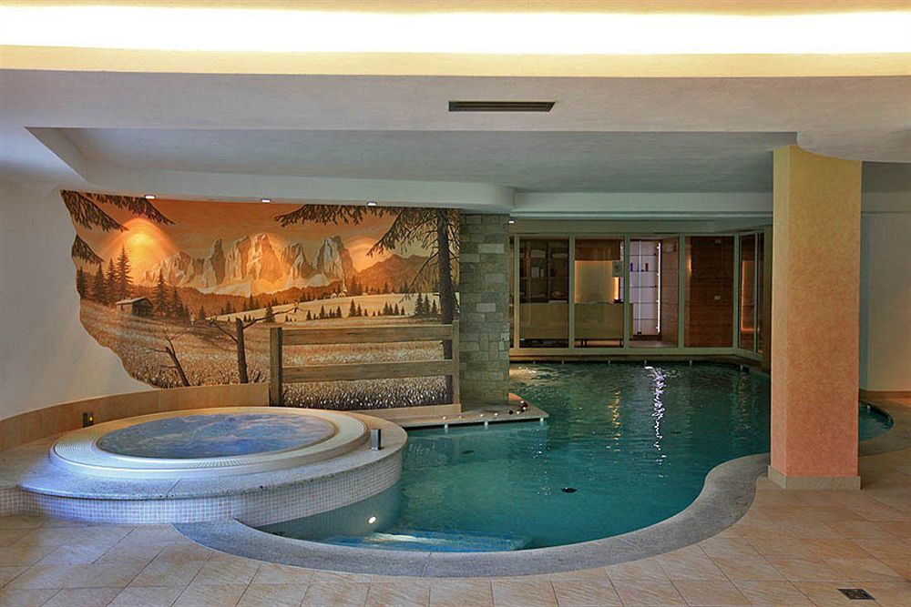 Hotel Fanes & 4*